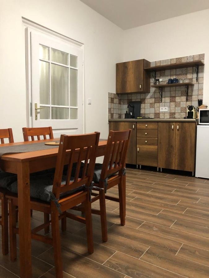 Mormota Vendeghaz Apartment Mezokovesd Luaran gambar