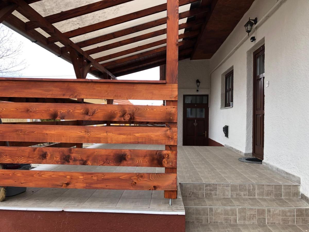 Mormota Vendeghaz Apartment Mezokovesd Luaran gambar