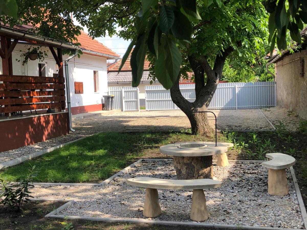 Mormota Vendeghaz Apartment Mezokovesd Luaran gambar